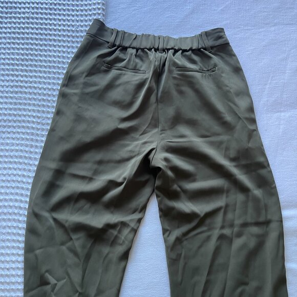 Quince Olive Pleated Stretch Crepe Wide Leg Pants, Size 8 - Picture 6 of 10